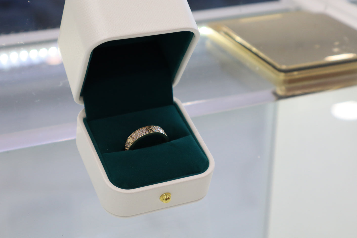 10K with Moissanite Circle