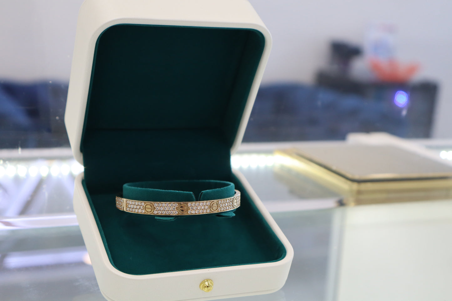 10K Circle Bracelet with Moissanite