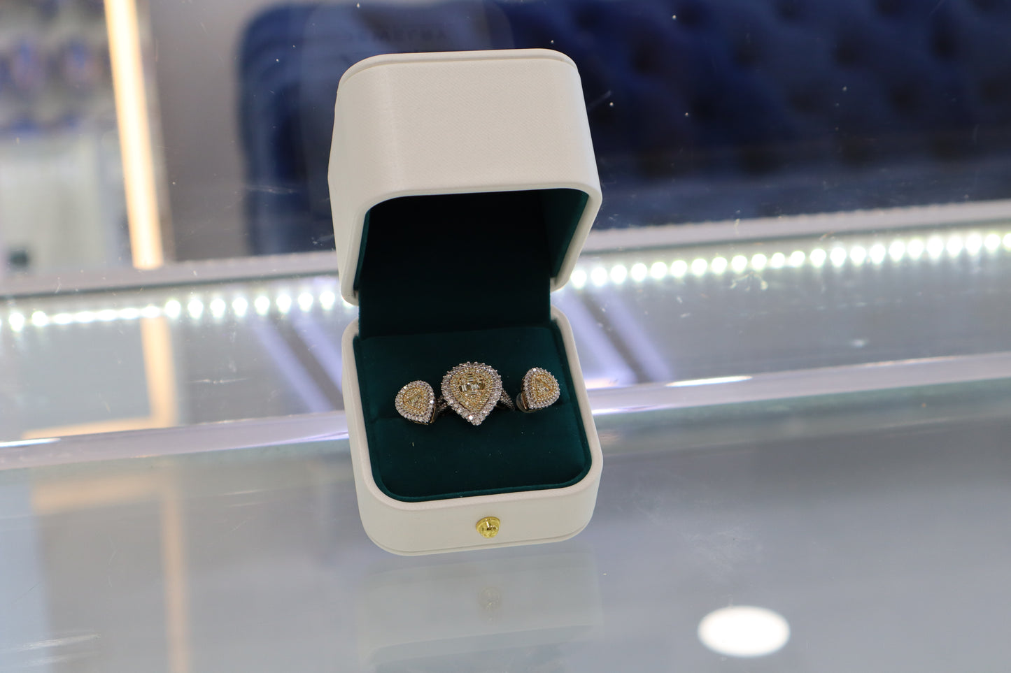 14k Natural Diamonds set