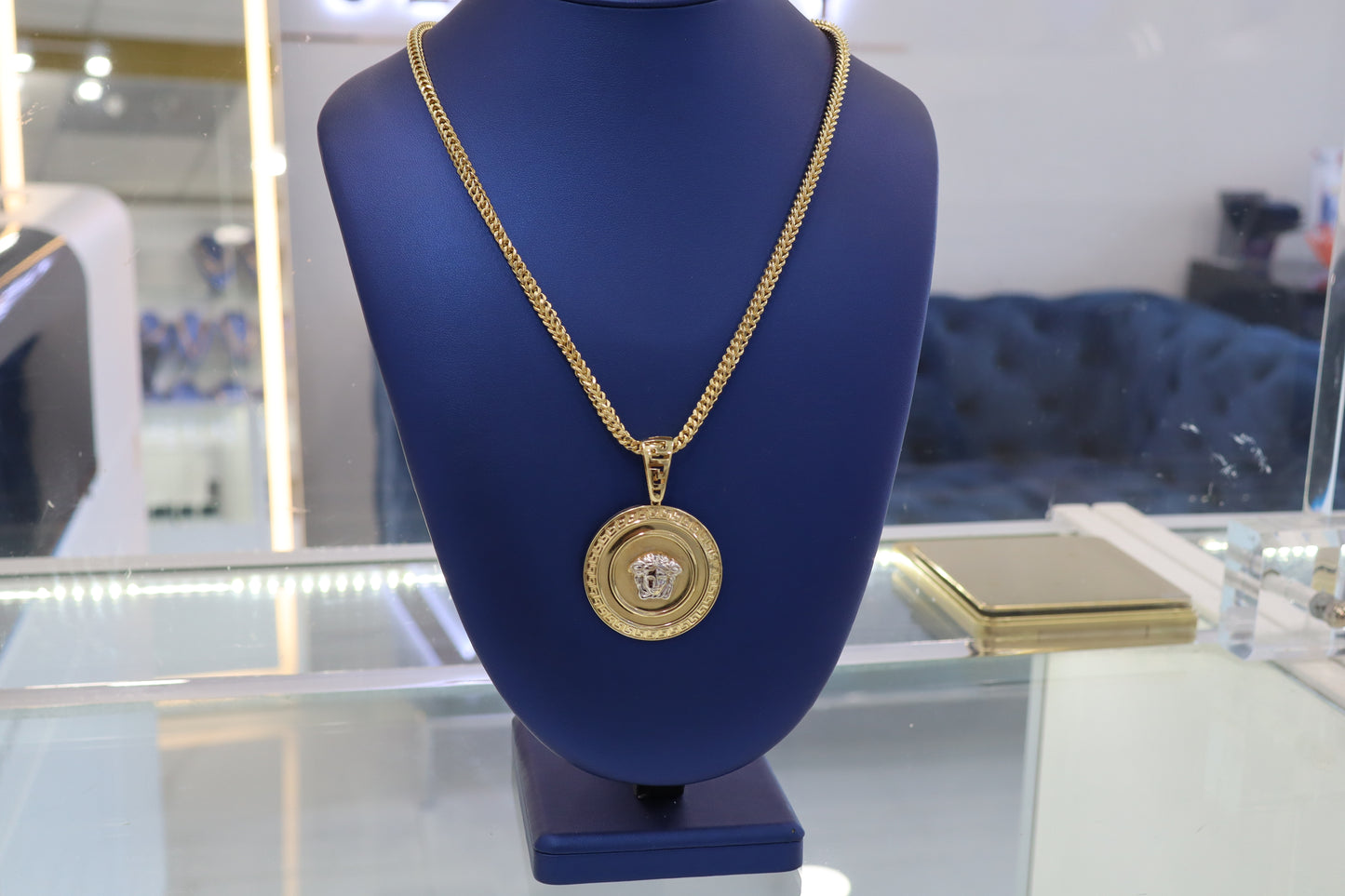 10K Franco Chain 24" with Medussa Pendant