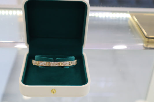 10K Circle Bracelet with Moissanite